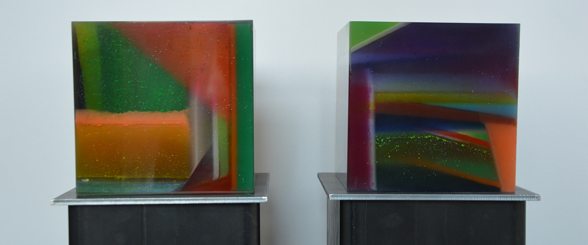 coloured cubes - 2020, Harz, Pigmente, ca. 18 x 18 x 18 cm
