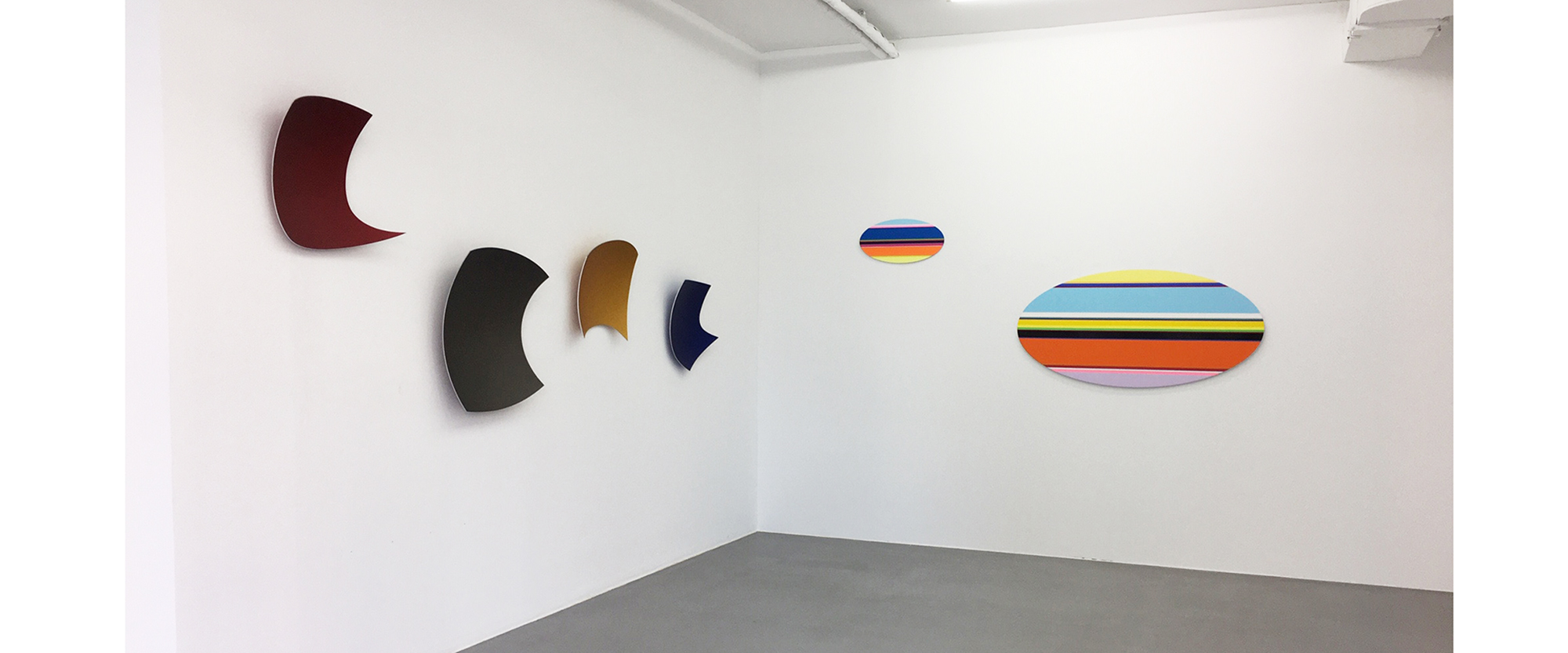 Ausstellungsansicht "Punkt und Linie zur Fläche. Frei nach Kandinsky", Galerie Renate Bender 2020