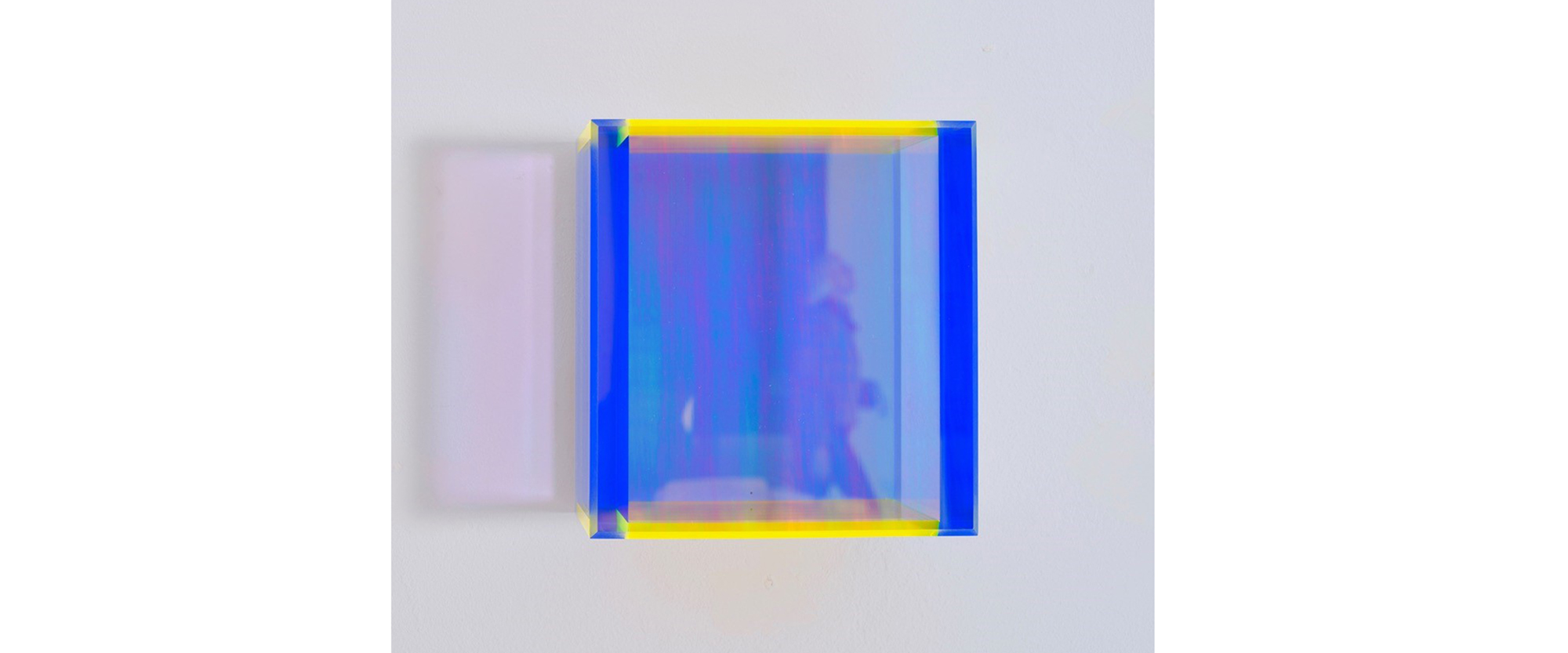 color mirror rainbow pastel blue hongkong - 2020, Acrylglas, fluoreszierend, Edition von 6, 21 x 20 x 11 cm
