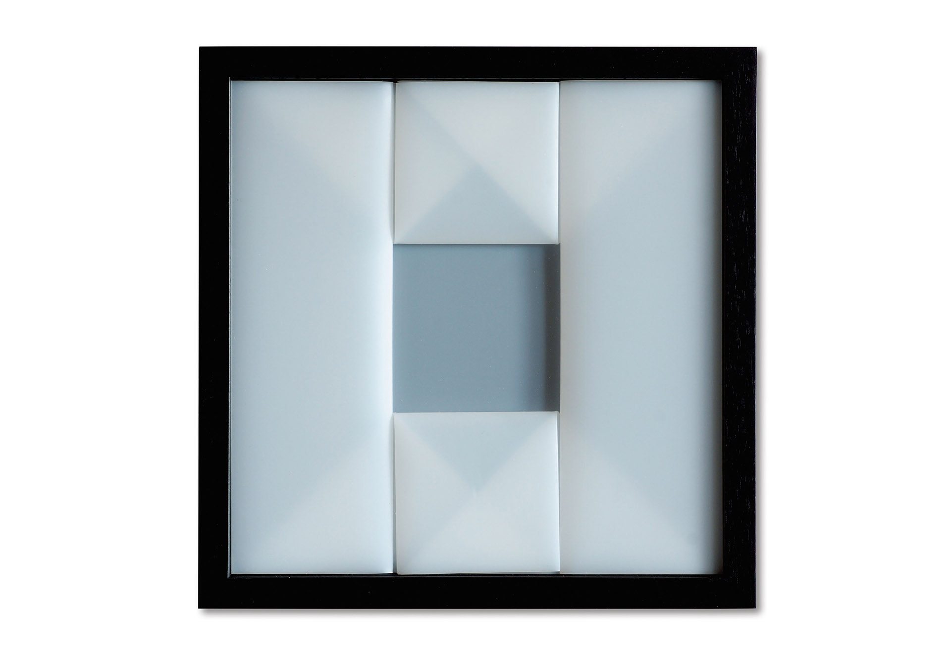 Quadrat aus der Tiefe - 2015, HDPE gefaltet, gerahmt, 30 x 30 cm