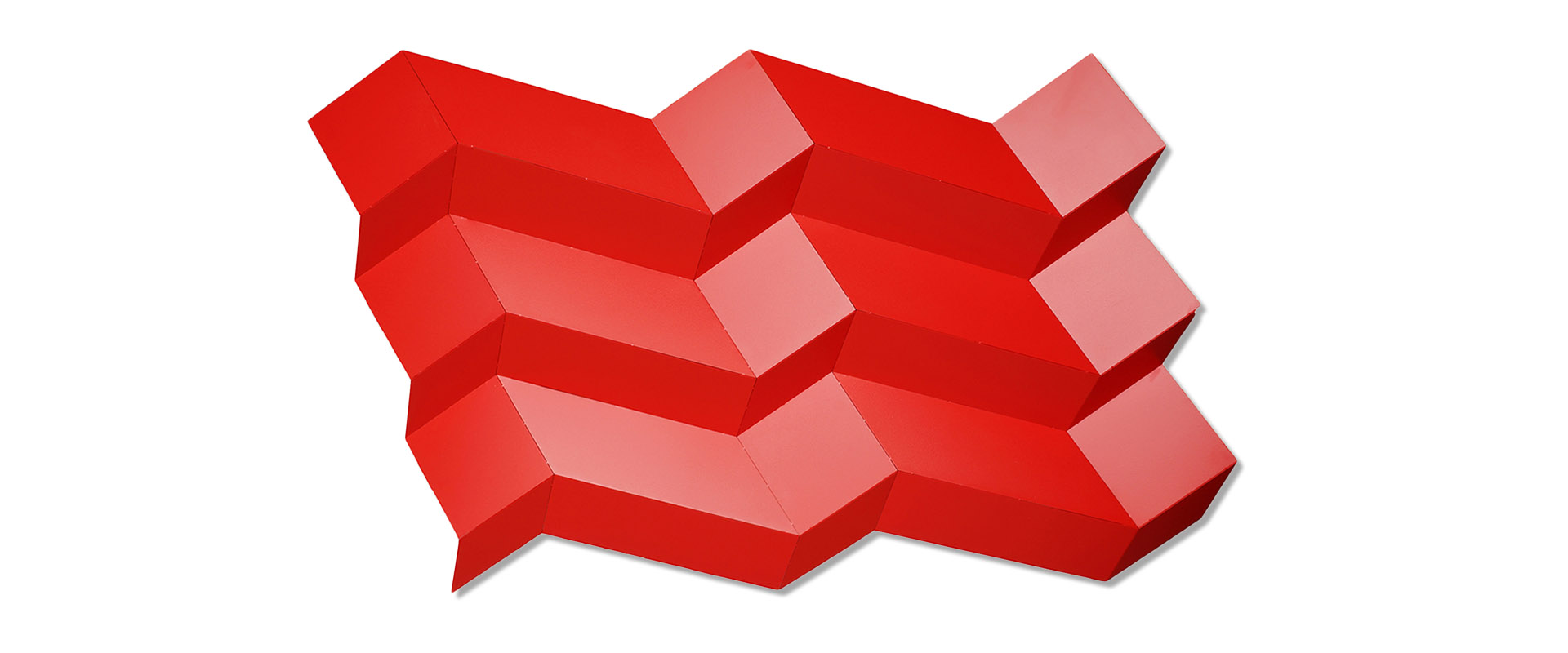 "9 Quadrate verbunden" - 2020, Edelstahl pulverbeschichtet rot gefaltet, 120 x 200 x 15 cm
