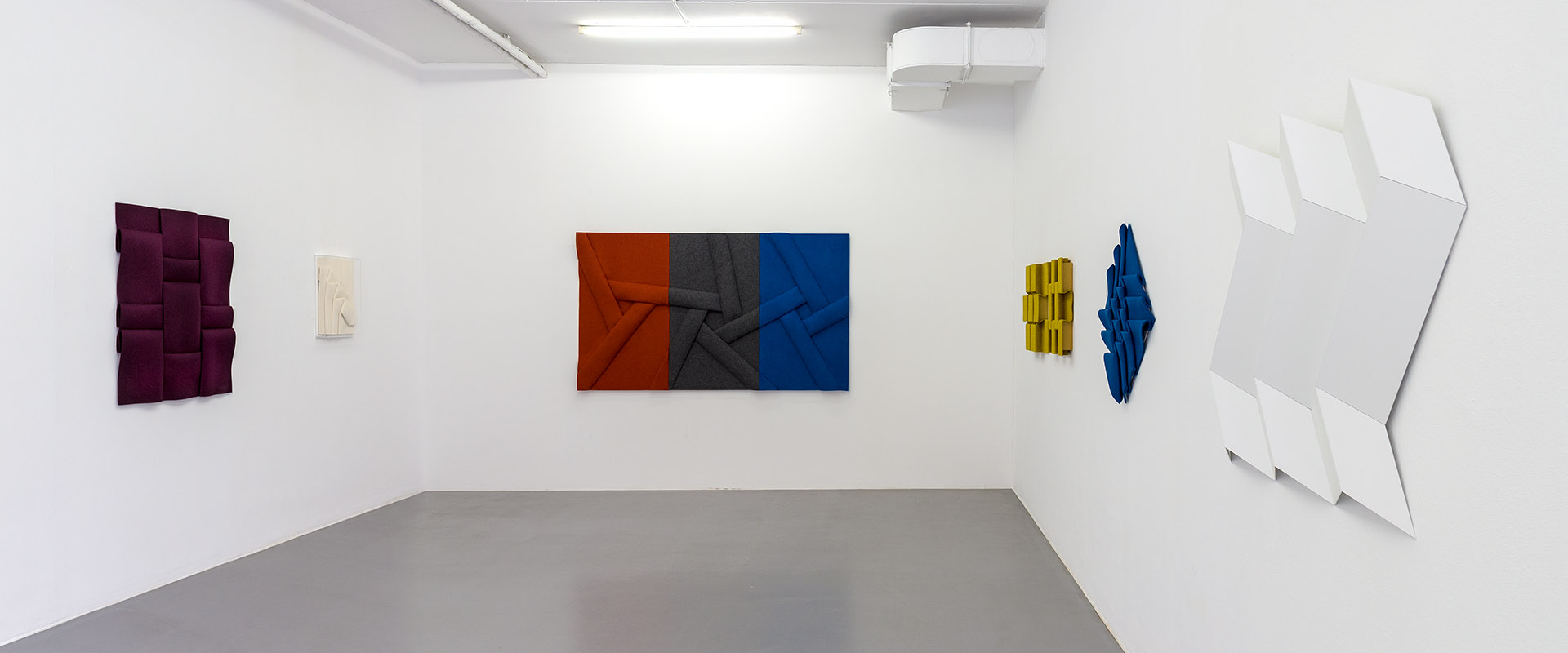 Ausstellungsansicht "Peter Weber - Struktur und Faltung", Galerie Renate Bender 2019