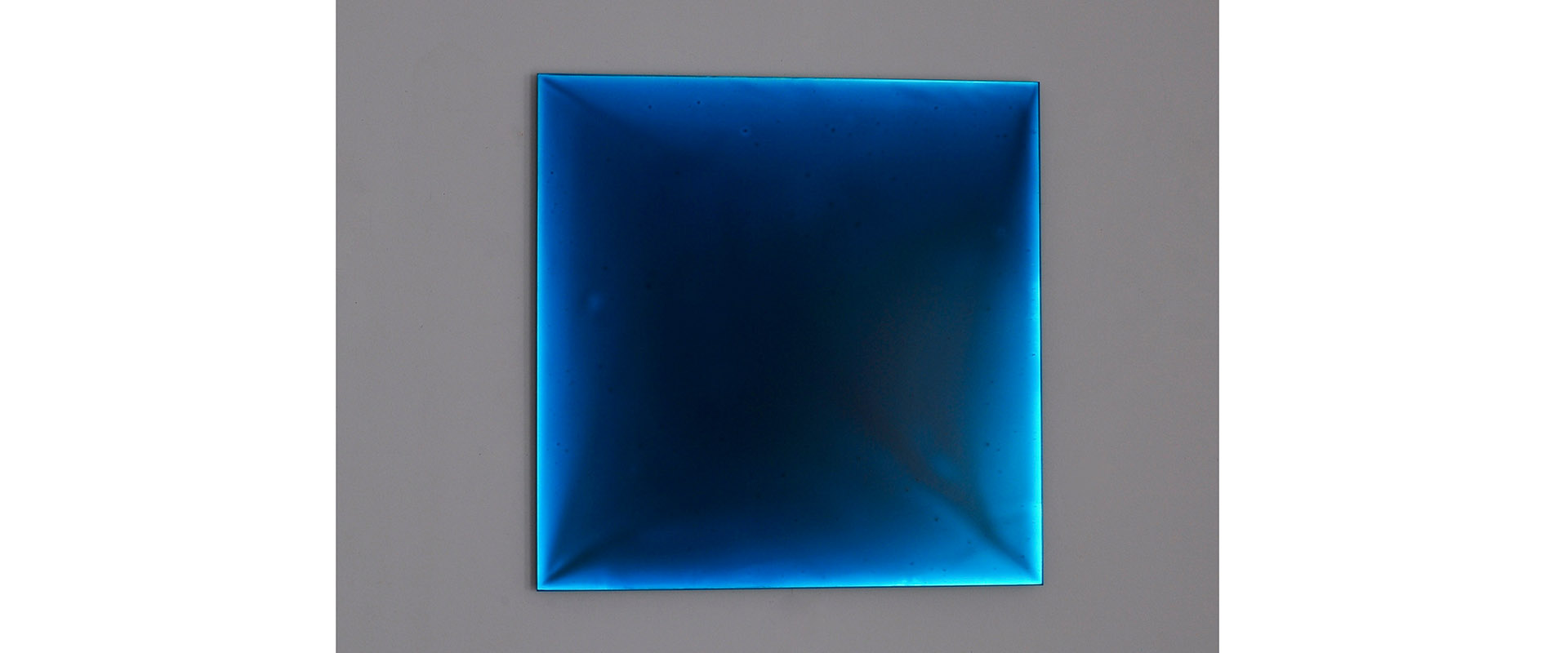 NUMEN #III-BLAU-GRÜN VIII - 2020, Pigment, Lack auf verspiegeltem Glas, 30 x 30 cm