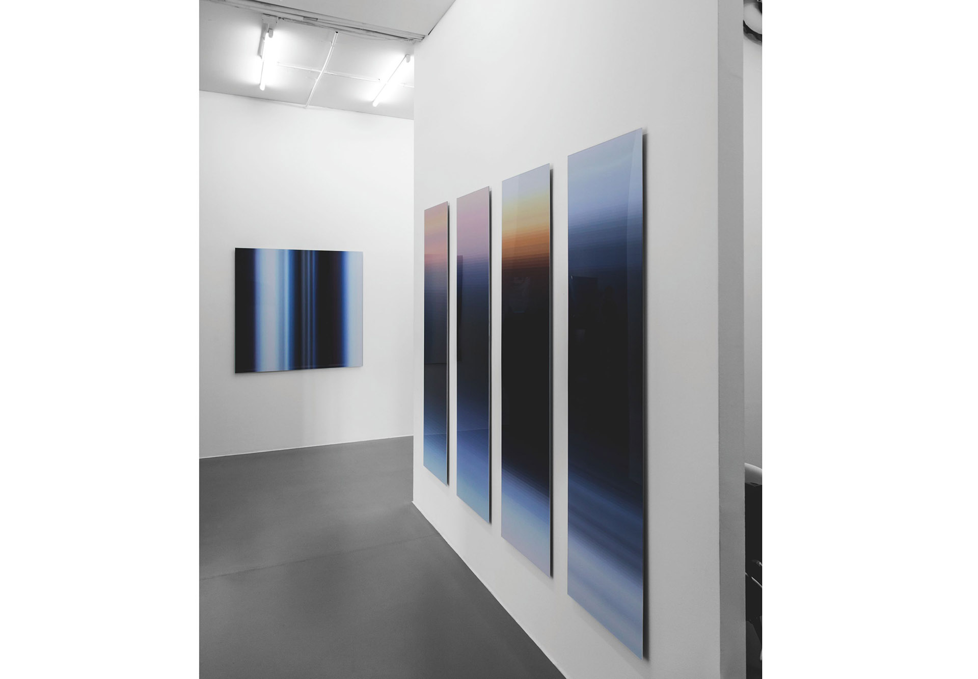 Ausstellungsansicht "jahres licht weiss", Galerie Renate Bender 2016