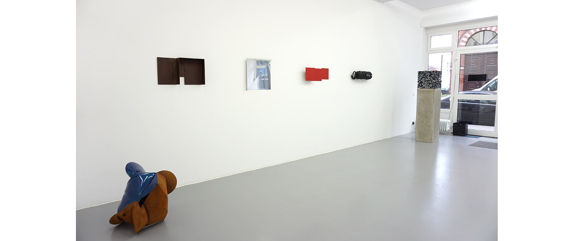 Ausstellungsansicht "Ecken und Kanten", Galerie Renate Bender 2018