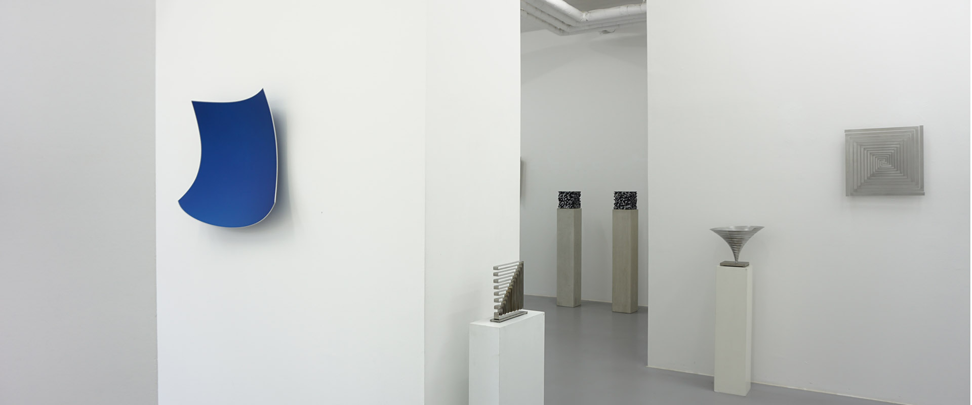 Ausstellungsansicht "Ecken und Kanten", Galerie Renate Bender 2018