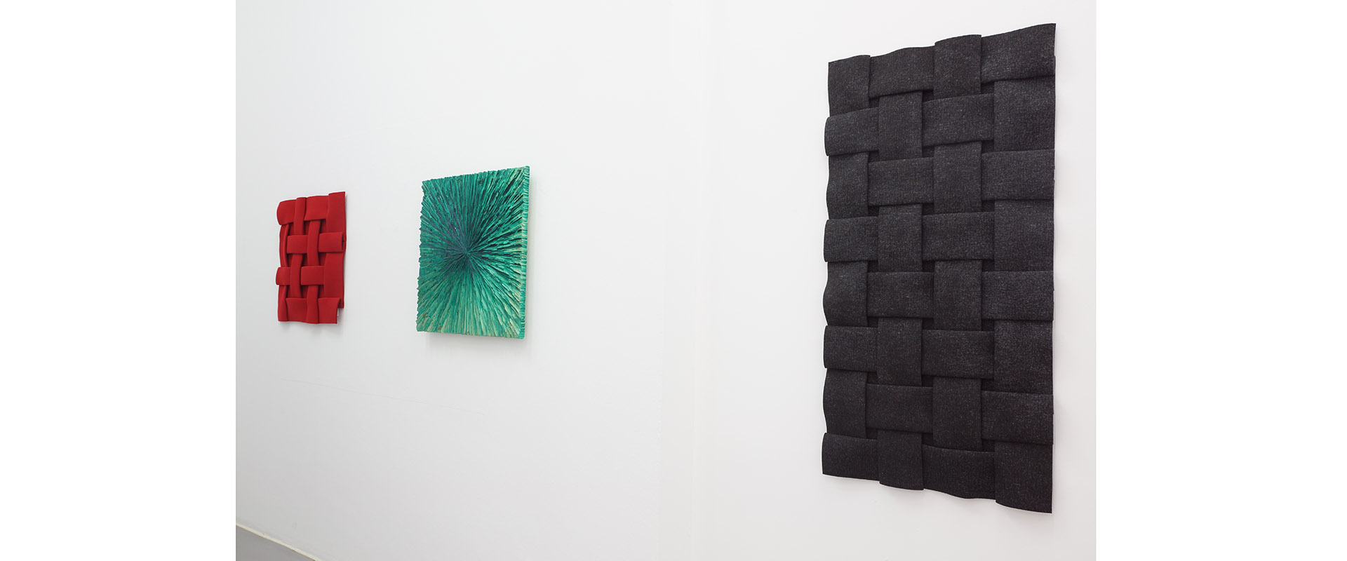 Ausstellungsansicht "Material und Struktur. Alfred Haberpointner - Peter Weber", Galerie Renate Bender 2021