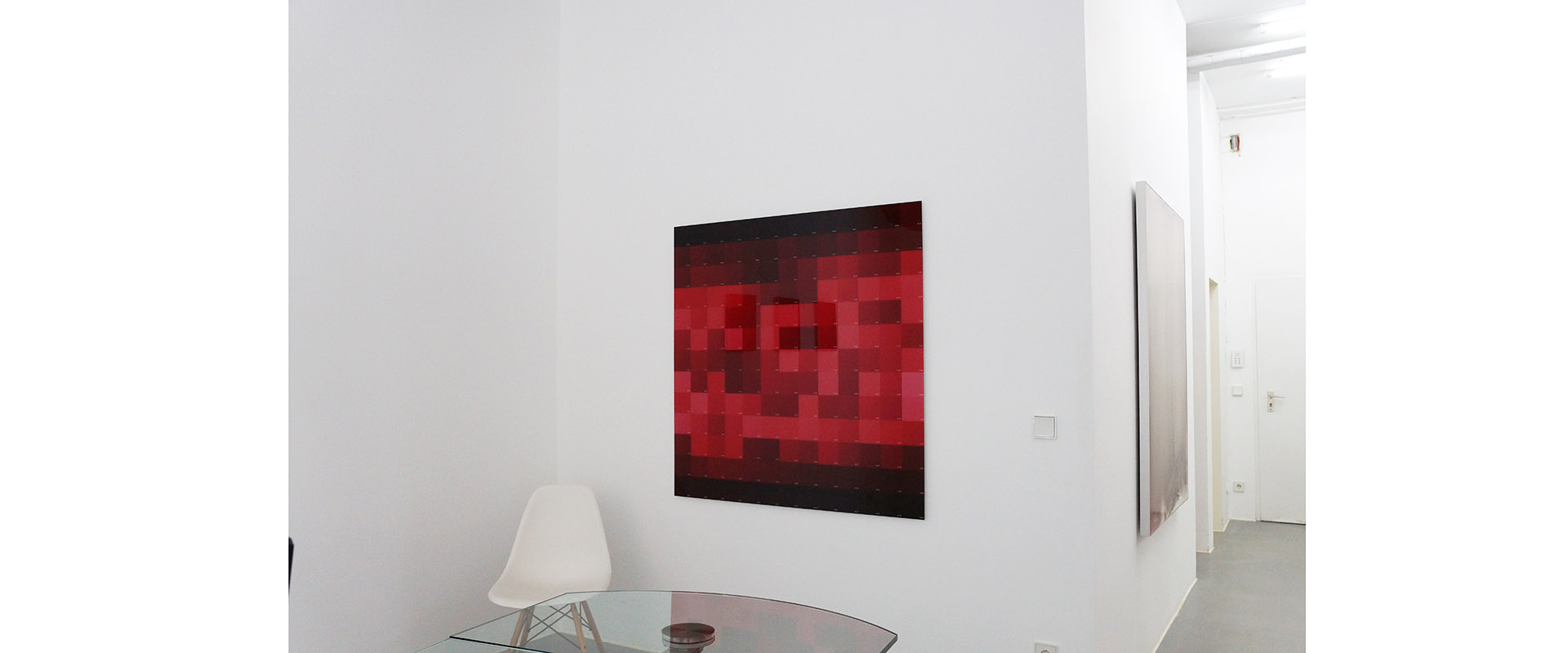 Ausstellungsansicht "Fifty Shades of Red", Galerie Renate Bender 2016