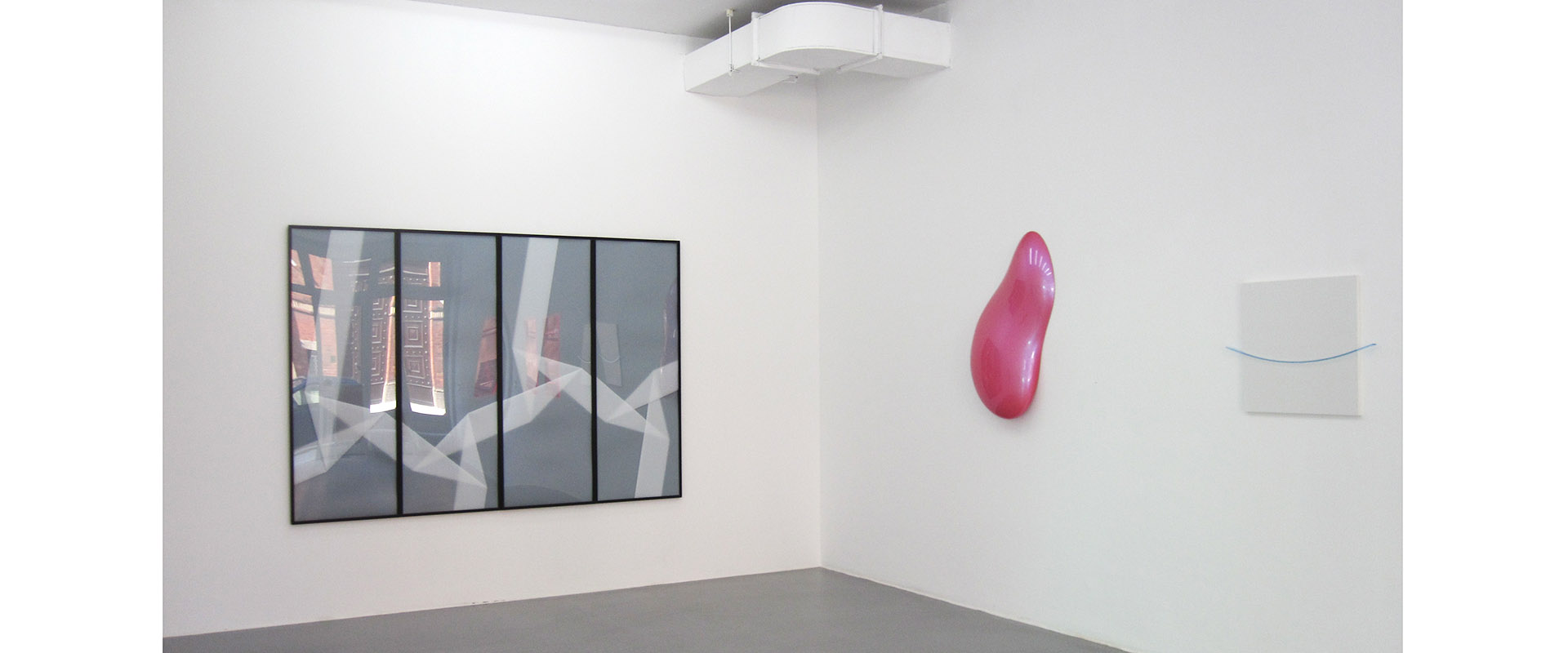 Ausstellungsansicht "KUNSTSTOFF", Galerie Renate Bender 2015