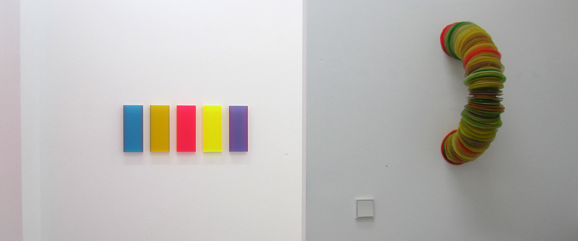 Ausstellungsansicht "KUNSTSTOFF", Galerie Renate Bender 2015