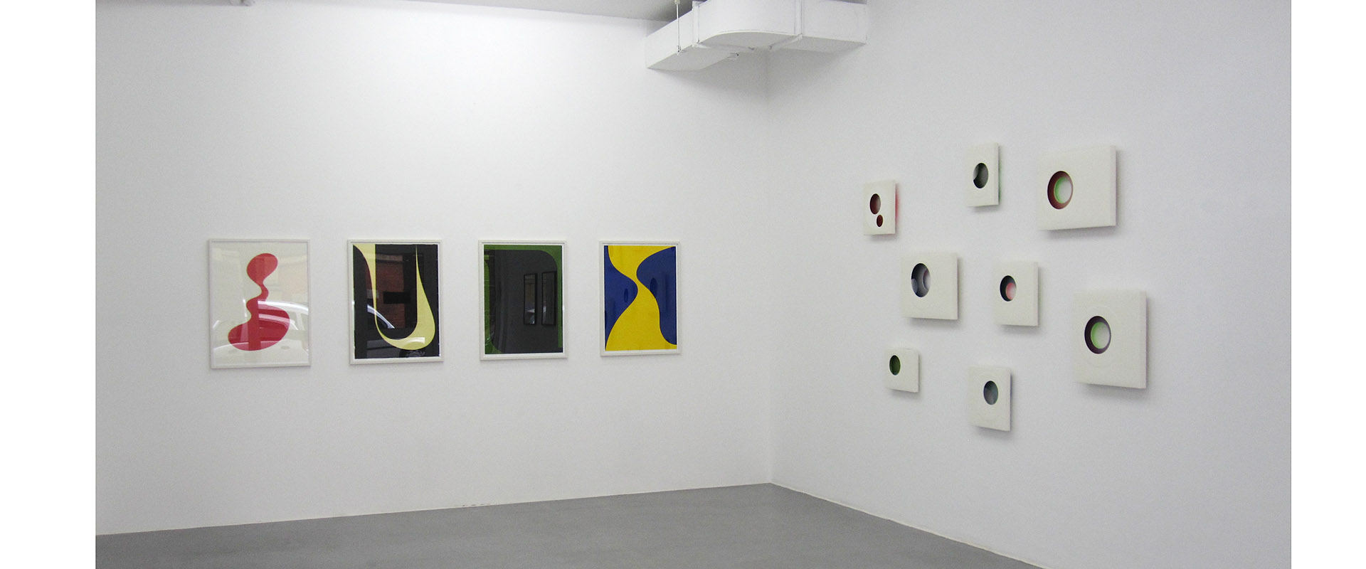 Ausstellungsansicht "Works on & with Paper", Galerie Renate Bender 2015