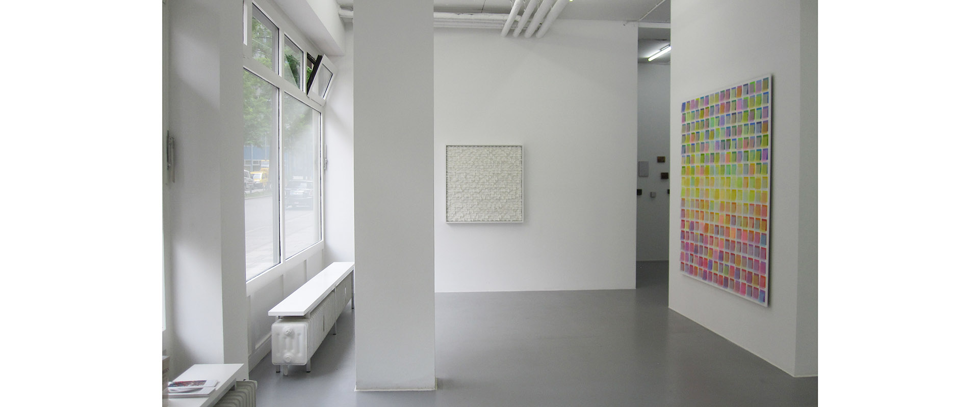 Ausstellungsansicht "Works on & with Paper", Galerie Renate Bender 2015