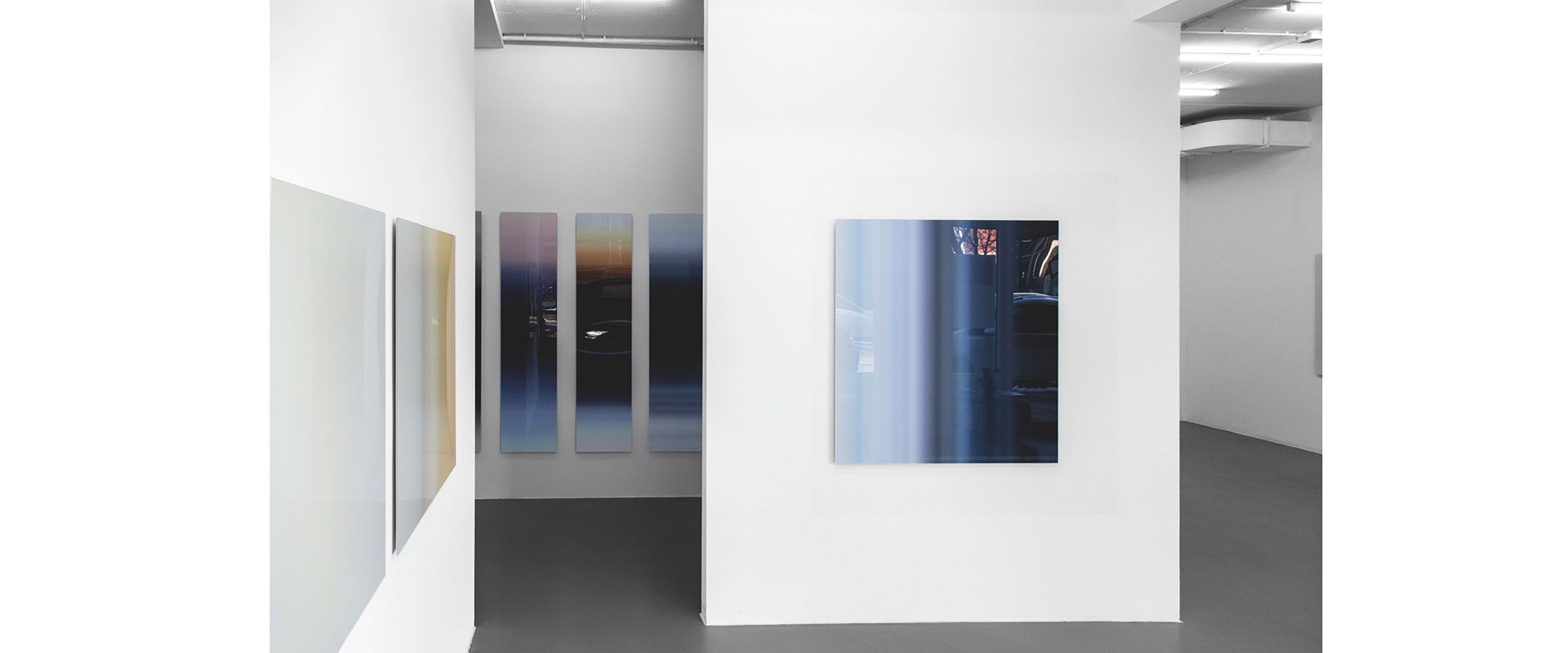 Ausstellungsansicht "Inge Dick - jahres licht weiss", Galerie Renate Bender 2016