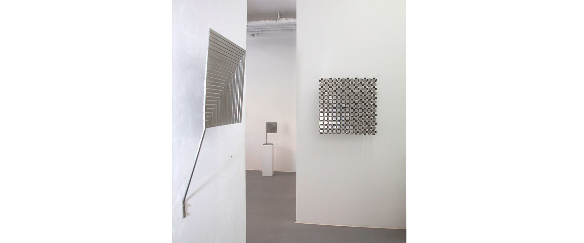 Ausstellungsansicht "Ganzheit als Prinzip. Peter Weber - Martin Willing", Galerie Renate Bender 2016