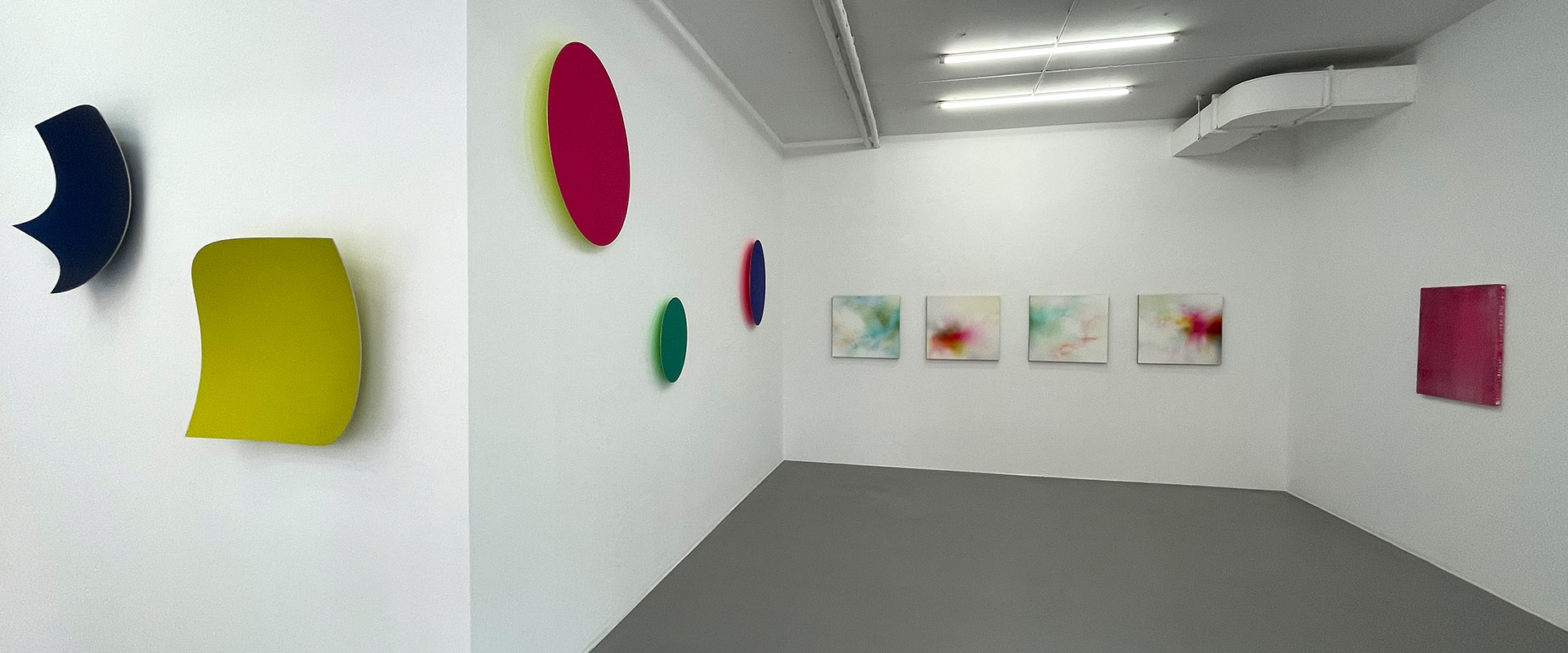 Ausstellungsansicht "Curated by... Heiner Thiel", Galerie Renate Bender 2021