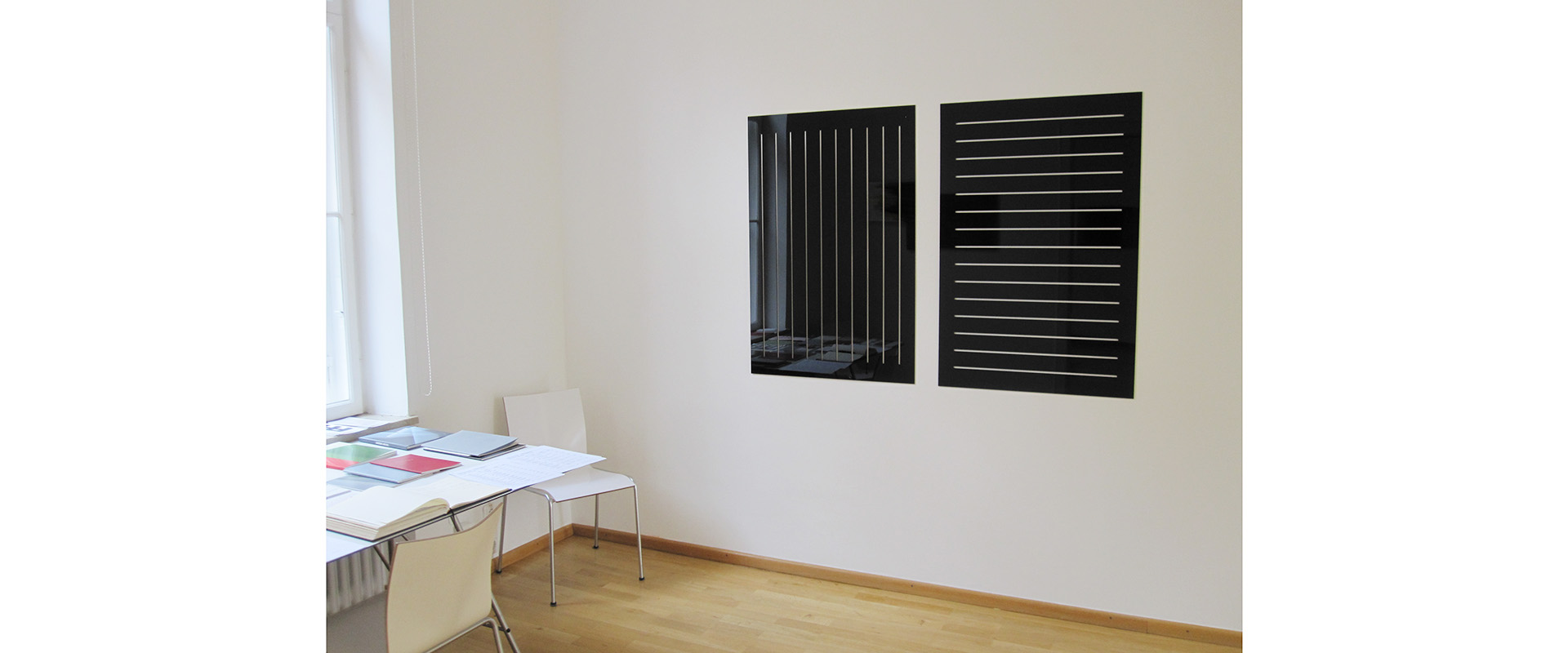 Ausstellungsansicht "Black and White. Douglas Allsop - Peter Weber", Galerie Renate Bender 2013