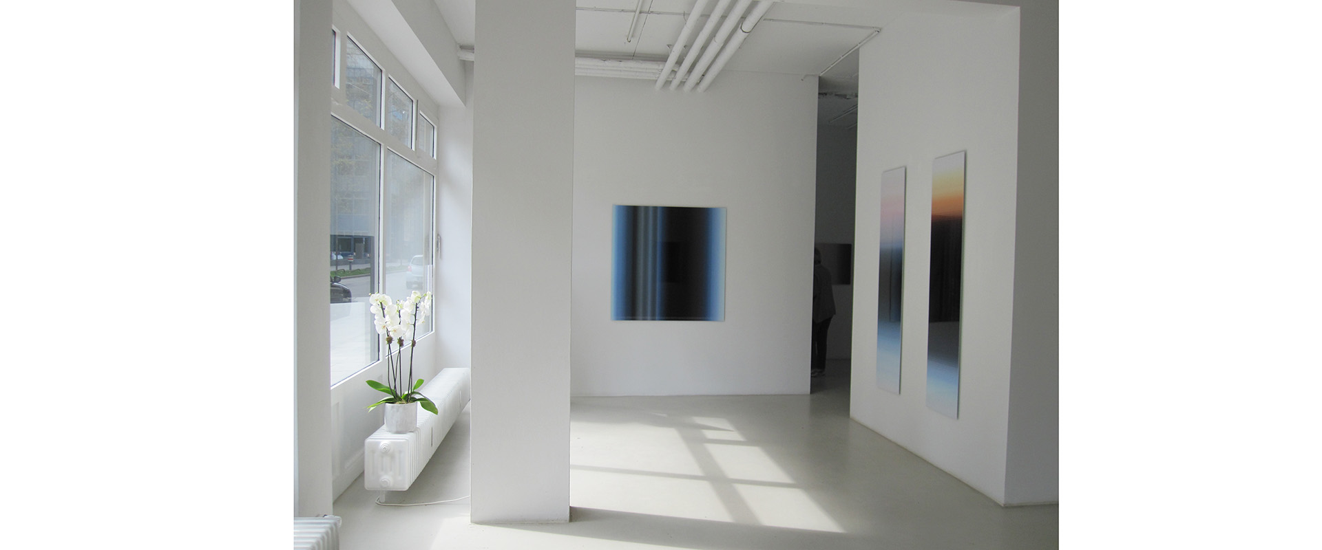 Ausstellungsansicht "sommer licht weiss. Inge Dick", Galerie Renate Bender, 2014