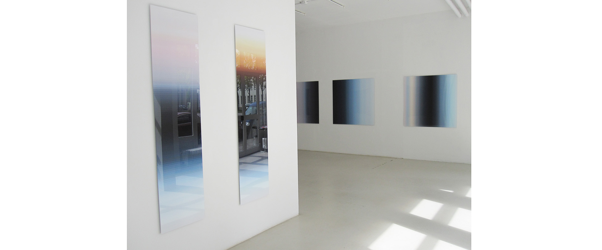 Ausstellungsansicht "sommer licht weiss. Inge Dick", Galerie Renate Bender, 2014
