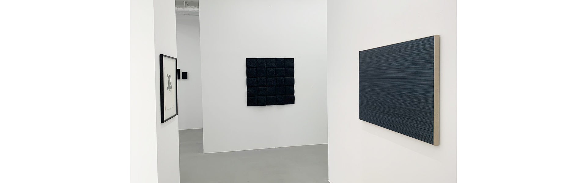 Ausstellungsansicht "Black is Beautiful", Galerie Renate Bender 2021