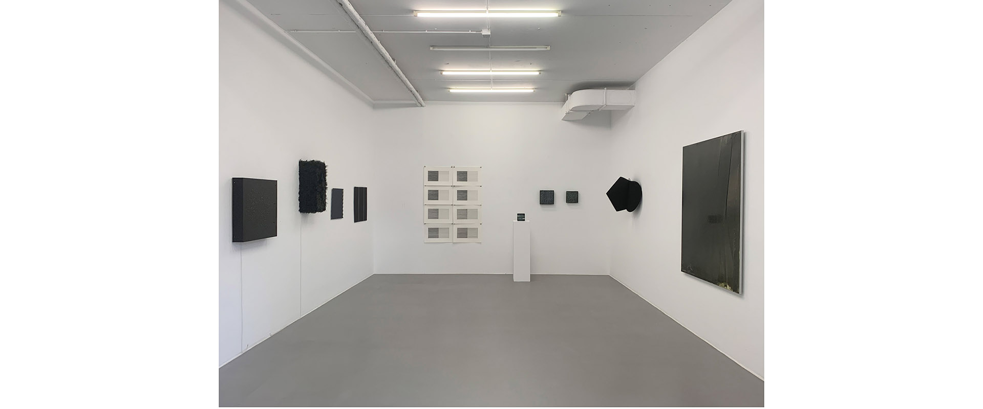 Ausstellungsansicht "Black is Beautiful", Galerie Renate Bender 2021