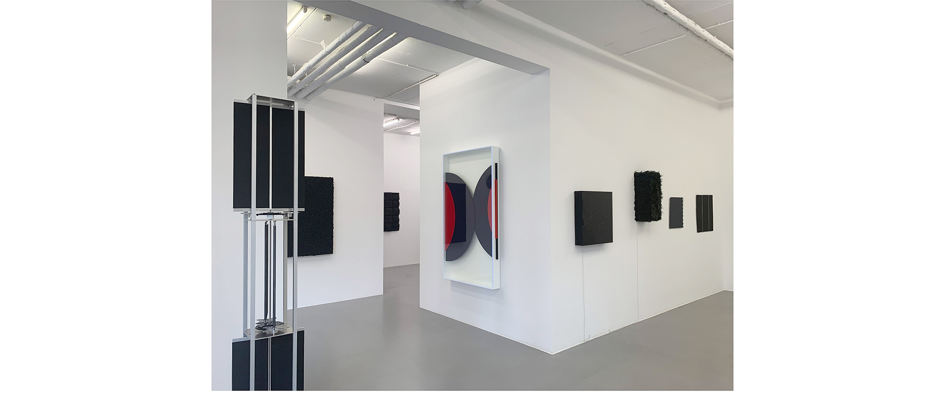 Ausstellungsansicht "Black is Beautiful", Galerie Renate Bender 2021