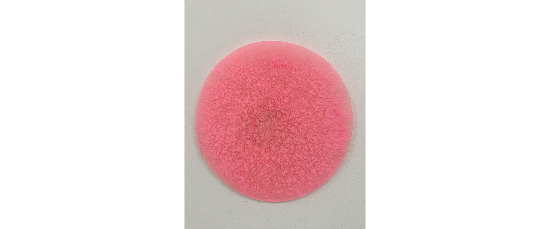 Dot (pink) - 2010, Harz, Pigmente, D. 18 cm