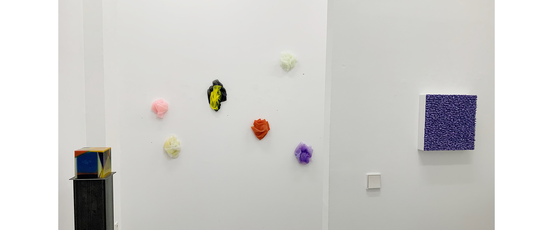 Ausstellungsansicht "color constructs. Harald Pompl - Robert Sagerman", Galerie Renate Bender 2021