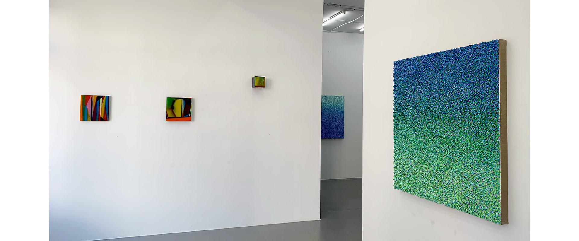 Ausstellungsansicht "color constructs. Harald Pompl - Robert Sagerman", Galerie Renate Bender 2021