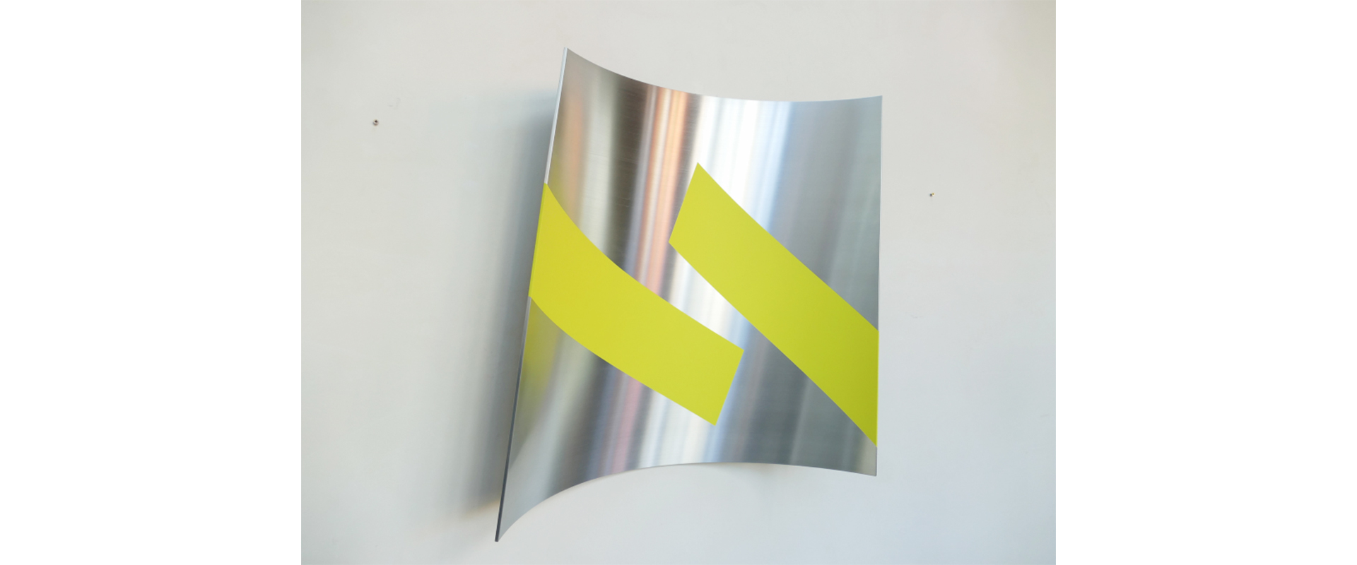 Raumzeichen #477 – 2021, Lack auf Aluminium, 78 x 80 x 8 cm