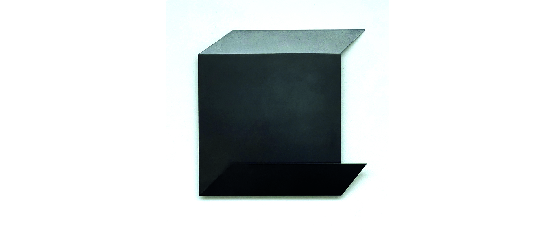 o.T. (WVZ 253) – 1997, Stahl, geschweißt, patiniert, 40 x 40 x 3 cm