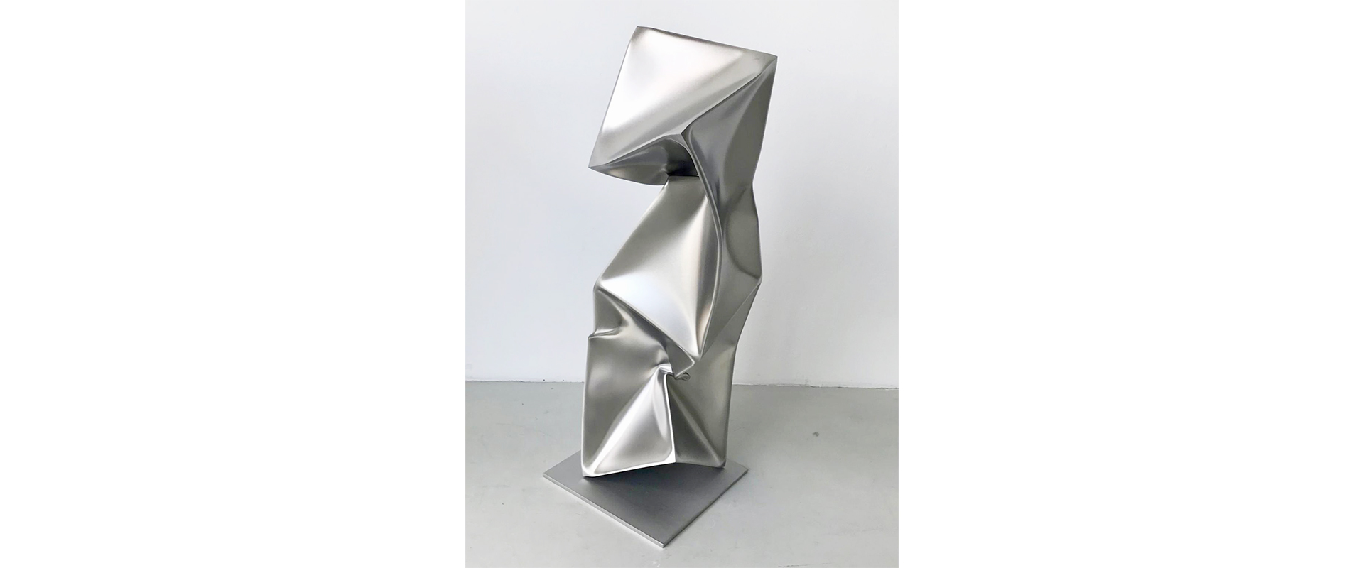 streched double – 2021, Edelstahl, 120 x 30 x 30 cm, ca. 30 kg