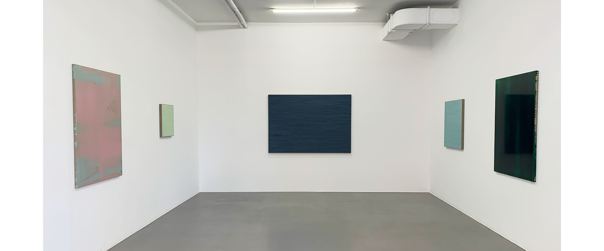 Ausstellungsansicht "Zwei Europäische Positionen Minimalistischer Malerei -- Jus Juchtmans / Lars Strandh", Galerie Renate Bender 2022