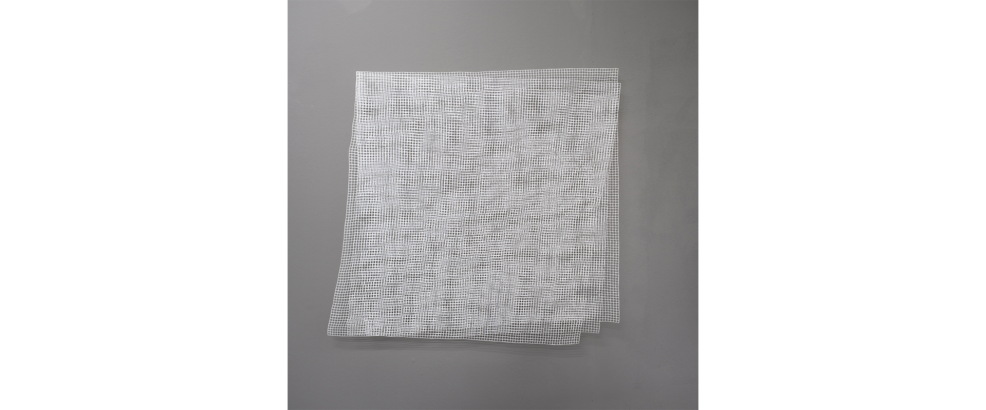 Ohne Titel (FS-01-147) – 2021, Papierschnitt, ungerahmt Optisch 3 Raster, 101 x 126 cm