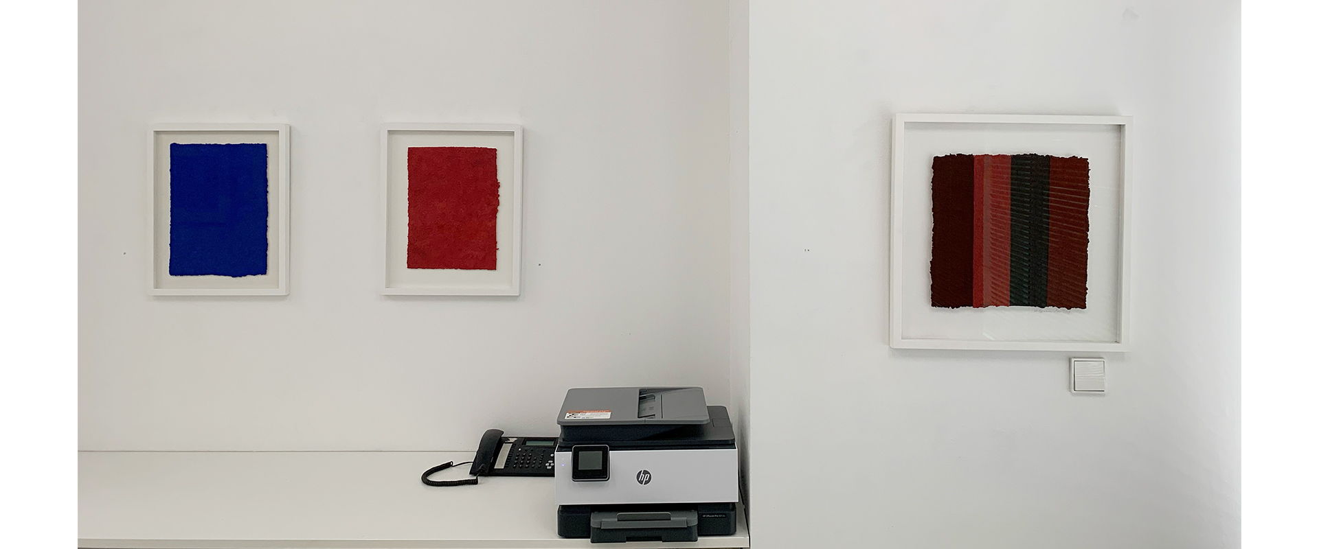 Ausstellungsansicht "Die Sinnlichkeit der Farbe. Helmut Dirnaichner zum 80. Geburtstag. Arbeiten aus vier Jahrzehnten", Galerie Renate Bender 2022