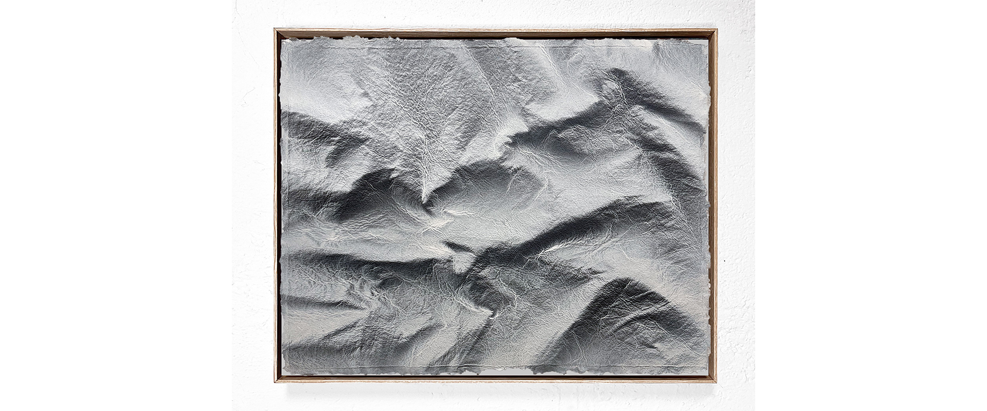 Raphael Grotthuss, „41x53_23032023“ – 2023, gegossene Flachs-Fasern, gesprüthes Pigment, Schattenfugenrahmen, 41 x 53 cm