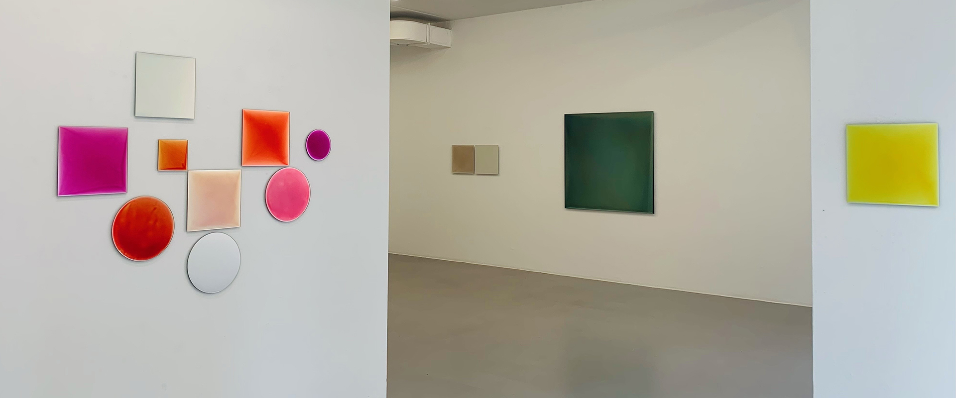 Ausstellungsansicht "Nur ein Wimpernschlag… 30 Jahre Rosa M Hessling in der Galerie Renate Bender ", Galerie Renate Bender 2023