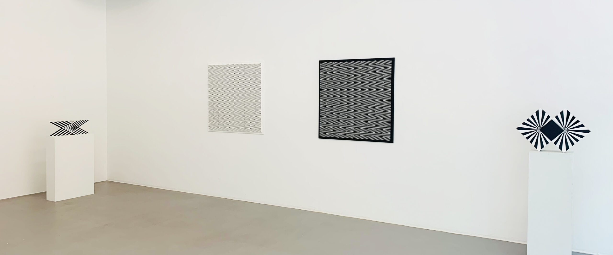 Ausstellungsansicht "Zwei Positionen Konkret. Marcello Morandini und Peter Weber", Galerie Renate Bender, 2025