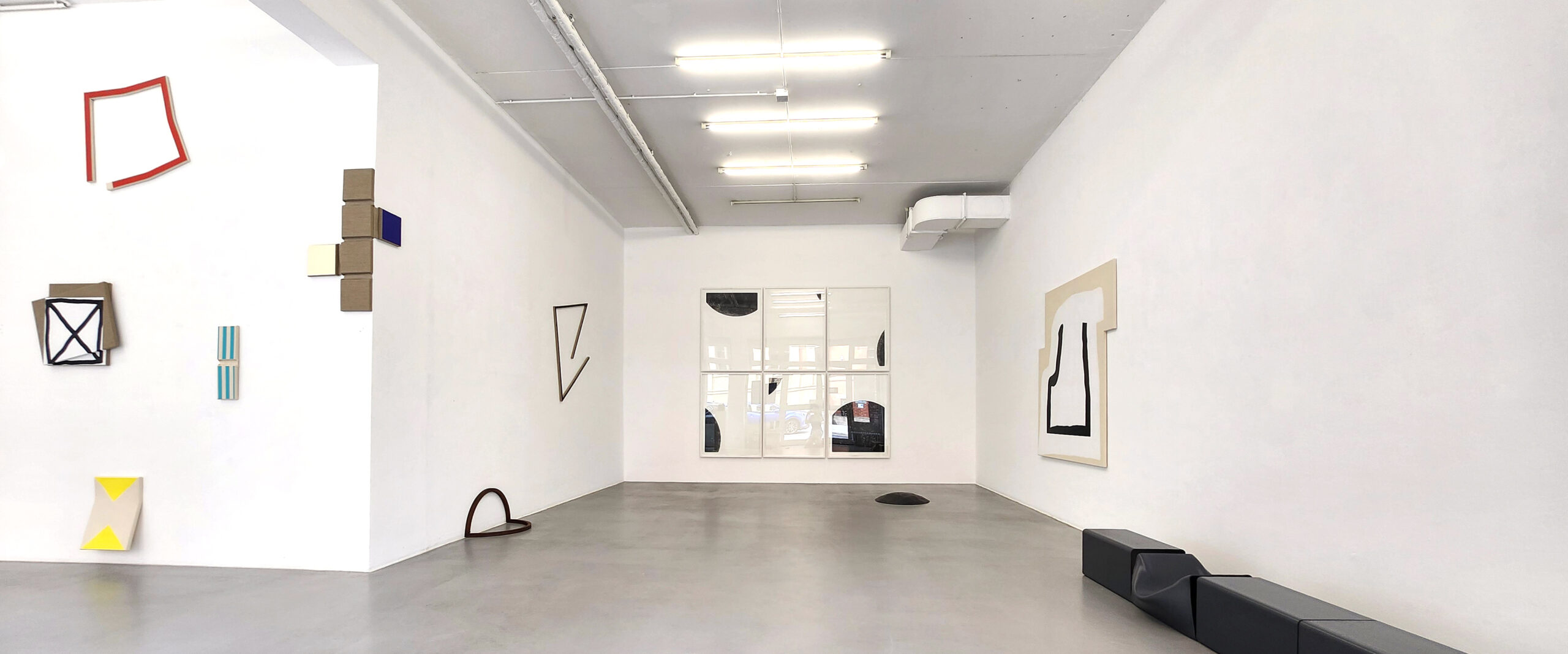 ZWEI GENERATIONEN KONKRET. Alf Lechner - Marco Stanke. Ausstellungsansicht Galerie Renate Bender, 2025