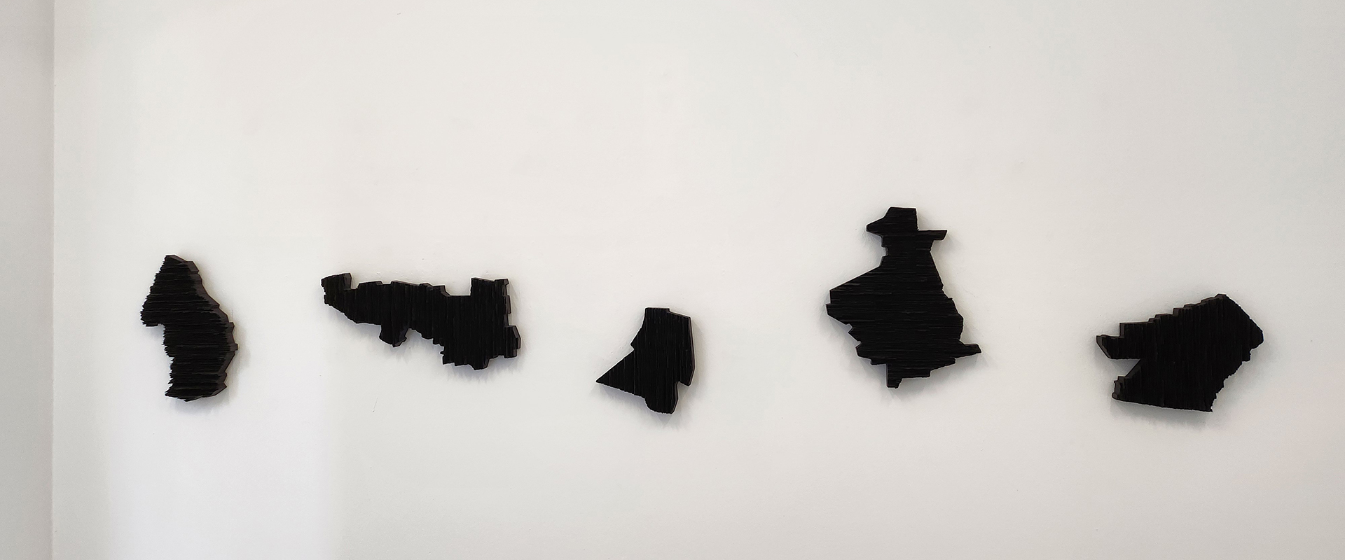 Ausstellungsansicht "MATERIAL UND STRUKTUR II. Helmut Dirnaichner, Alfred Haberpointner, Martin Lehmer",, Galerie Renate Bender 2026