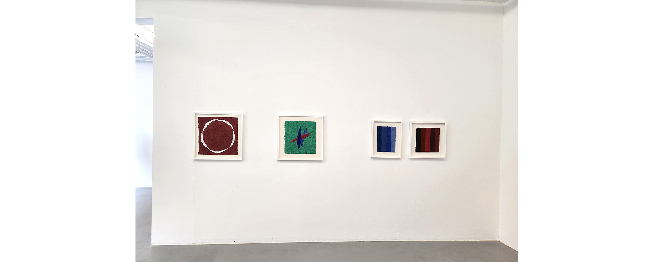 Ausstellungsansicht "MATERIAL UND STRUKTUR II. Helmut Dirnaichner, Alfred Haberpointner, Martin Lehmer", Galerie Renate Bender 2025