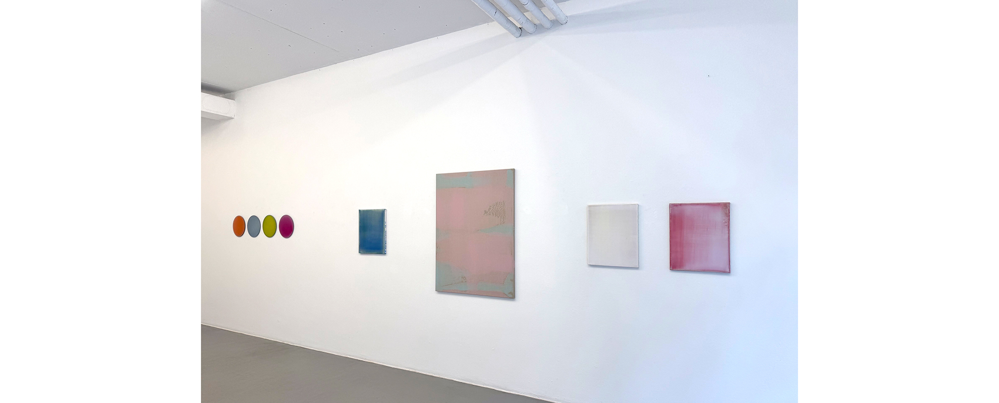 Ausstellungsansicht "Gallery Artists I. Painting and more...", Galerie Renate Bender 2026