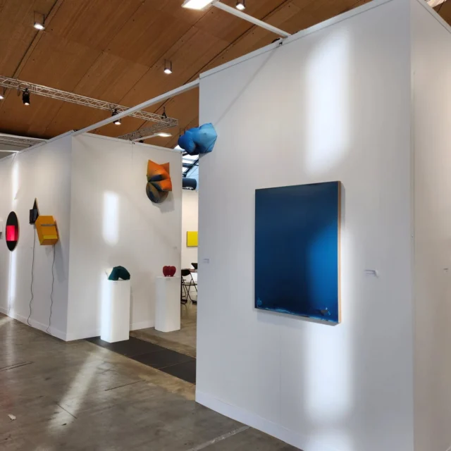 Good morning! Art KARLSRUHE has opened today from 11 am to 7 pm. Looking forward to welcome you at our booth E08 in hall 2.

#artkarlsruhe2025 #galeriebender