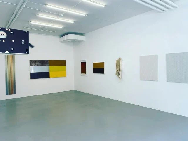 Tomorrow (March 29) marks the second weekend of “Spring & Walk” in Munich! The gallery will be open from 11 am to 4 pm, inviting you to take a spring walk through our current exhibition“six women concrete”. We look forward to welcoming you! #springandwalk #galeriebender #sixwomenconcrete