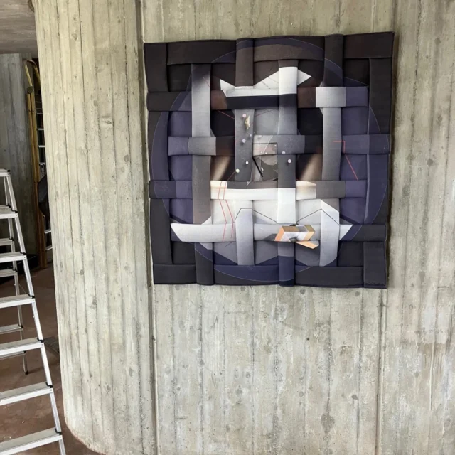 Fertig!

Peter Weber faltete gestern eine Arbeit seines italienischen Kollegen Andrea Vizzini.
Zu sehen ist das Werk ab Sonntag, 4. Mai 2025 in der Ausstellung „Incontro Aureo. Peter Weber - Andrea Vizzini“ im Museo Simon Benetton in Treviso, Italien.

Vernissage: Sonntag, 4. Mai 2025, 16 Uhr
Ausstellungsdauer vom 4. Mai bis 4. Juni 2025

Museo Simon Benetton
via L. Pagani Cesa, 10
31100 Treviso
info@maestrosimonbenetton.com
https://maestrosimonbenetton.com

Wir freuen uns auf Ihren Besuch!