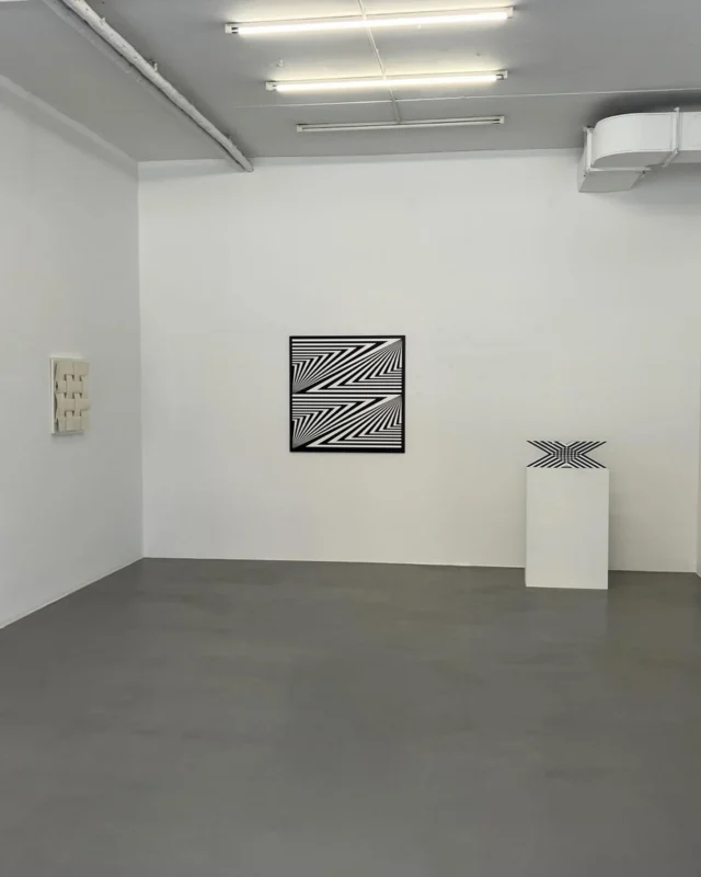 ZWEI POSITIONEN KONKRET. / TWO POSITIONS OF CONCRETE ART
Marcello Morandini - Peter Weber

15.5.-28.6.2025 
Galerie Renate Bender, Türkenstraße. 11, 80333 München

#galeriebender #marcellomorandini #peterweber_faltungen #konkretekunst #faltung #fondazionemarcellomorandini

www.galerie-bender.de