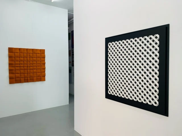 Our current exhibition “Two Positions Concrete”featuring works by Marcello Morandini & Peter Weber is open through June 28, 2025. Step into the space – we’re happy to welcome you!

Images (f. l. t. r.):

Peter Weber
Vernetzung FORh6 (Progression aus der Mitte) 
2025
Light orange felt, folded
104 x 103,5 cm

Marcello Morandini
Pannello 188 B
1973_2016
Inkjet print, UV protected, on wood
100 x 100 x 3 cm
Edition of 2

#MarcelloMorandini #PeterWeber #ConcreteArt #ContemporaryArt #ArtExhibition #MinimalArt #GeometricArt